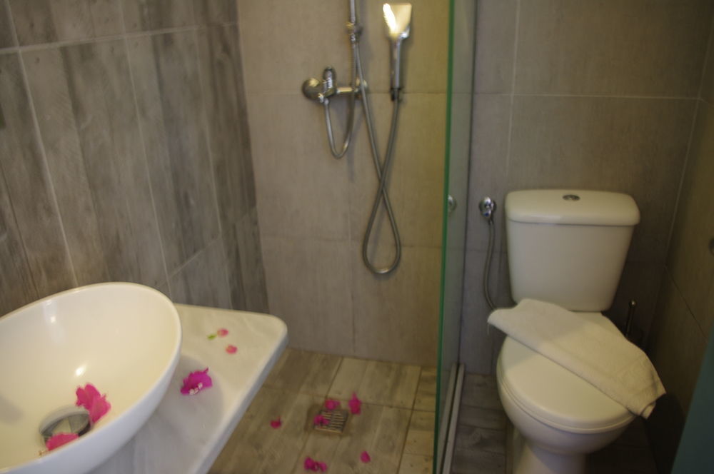 Iris Boutique Hotel Kamári Zewnętrze zdjęcie